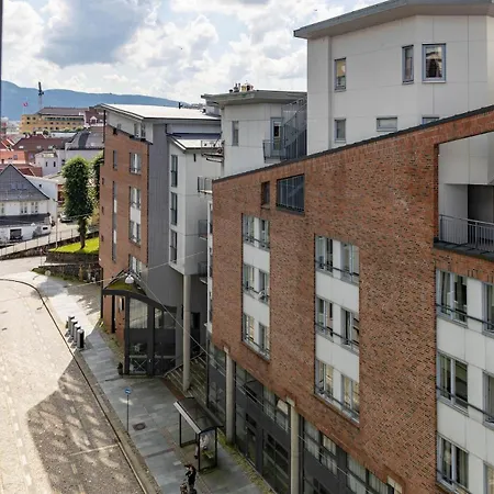 With Three Bedrooms In The Middle Of Bergen! Apartment *