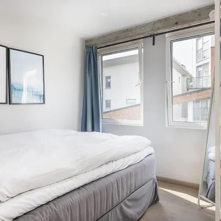 With Three Bedrooms In The Middle Of Bergen! شقة