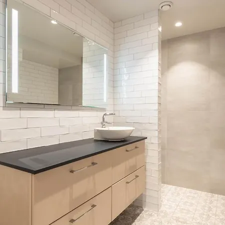 With Three Bedrooms In The Middle Of Bergen! Apartment