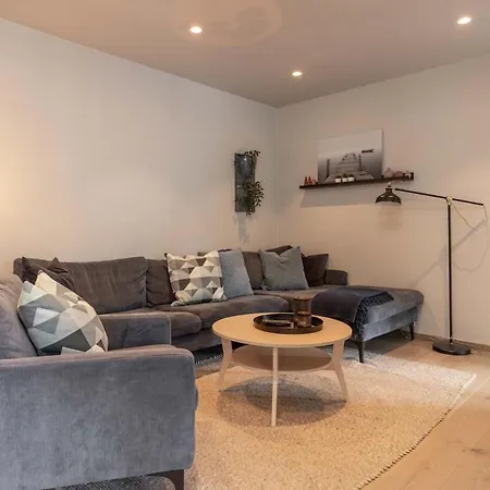 With Three Bedrooms In The Middle Of Bergen!