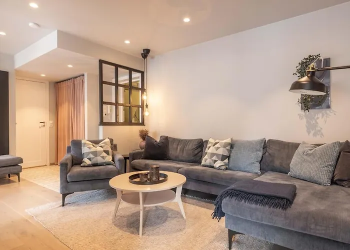 With Three Bedrooms In The Middle Of Bergen! Bergen