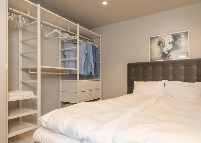 With Three Bedrooms In The Middle Of Bergen! Appartement