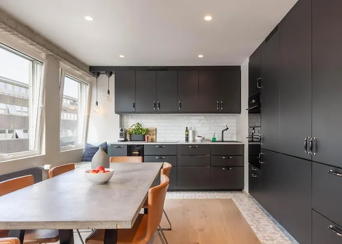 With Three Bedrooms In The Middle Of Bergen! Bergen